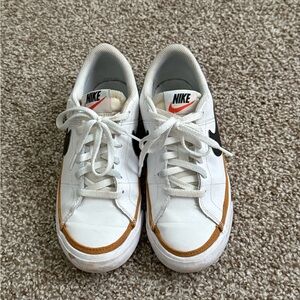 Nike Court Legacy SZ 4.5
